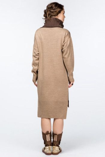 Женское вязаное платье с орнаментом