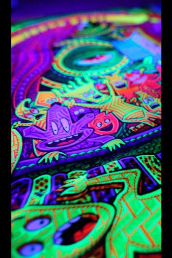 Флуоресцентное светящееся полотно «Дирижер сознания»