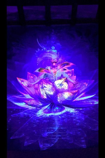 Полотно флуоресцентное психоделическое «Lotos»