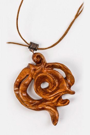 Кулон из дерева Роза мира