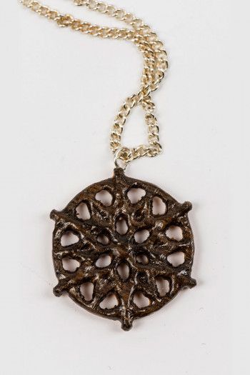 Деревянный кулон на цепочке Оазис