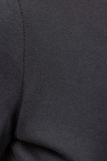 Однотонная черная футболка Метида