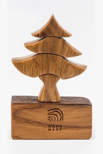 Деревянная ель на подставке