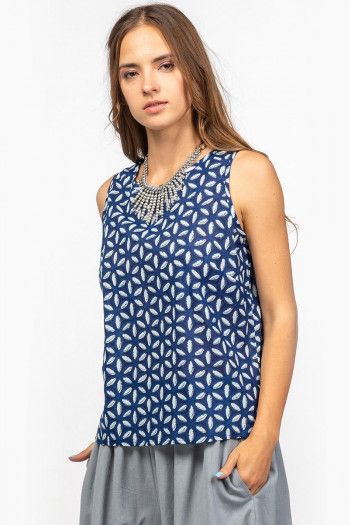 Женская майка с цветами Адонара