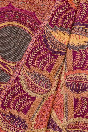 Платок с восточными узорами Кушинагар