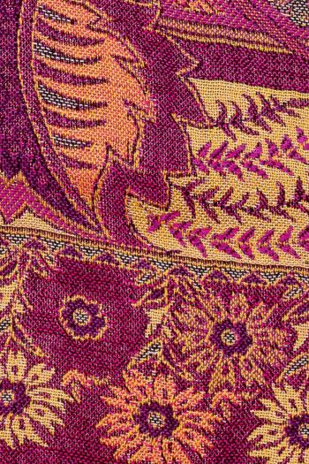 Платок с восточными узорами Кушинагар