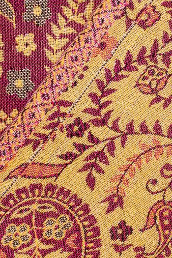 Платок с орнаментом Триссур