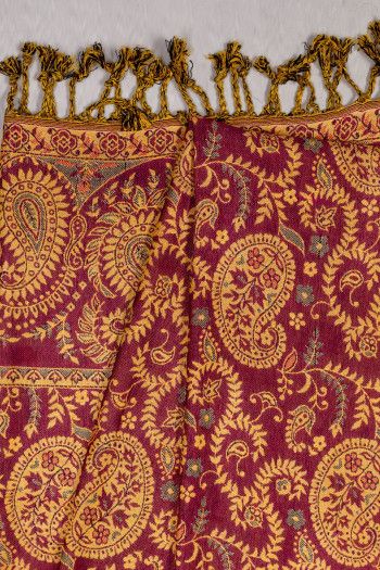 Платок с орнаментом Триссур