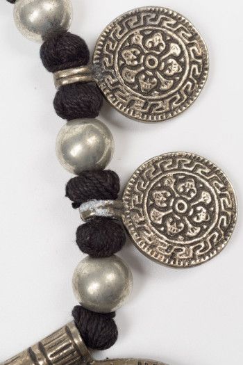 Плетеное украшение на шею Нарасимха