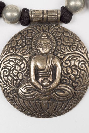 Плетеное украшение на шею Нарасимха