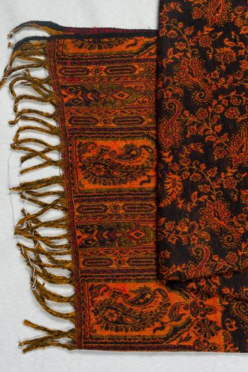 Теплый палантин с бахромой Сурат