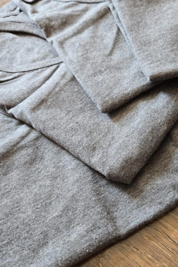 Серая женская майка Мокрый асфальт