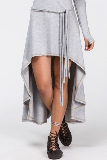 Серое асимметричное платье