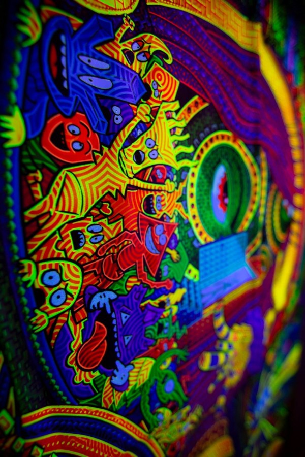 Флуоресцентное светящееся полотно «Дирижер сознания»