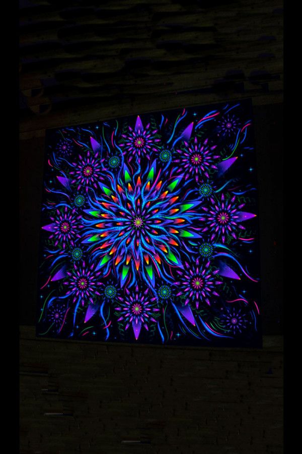 Флуоресцентное квадратное полотно «Flower of Space Energy»