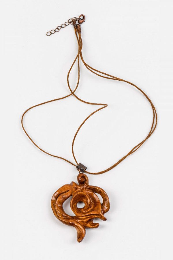 Кулон из дерева Роза мира