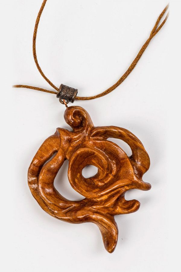 Кулон из дерева Роза мира