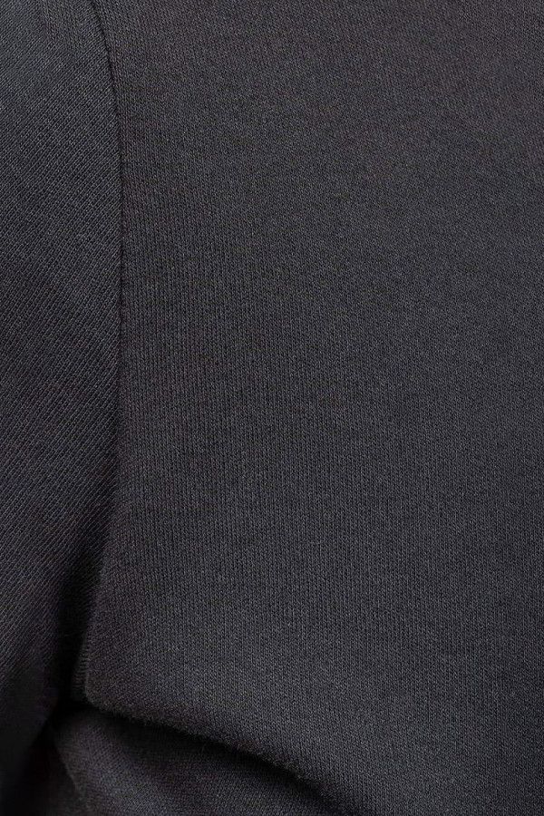 Однотонная черная футболка Метида