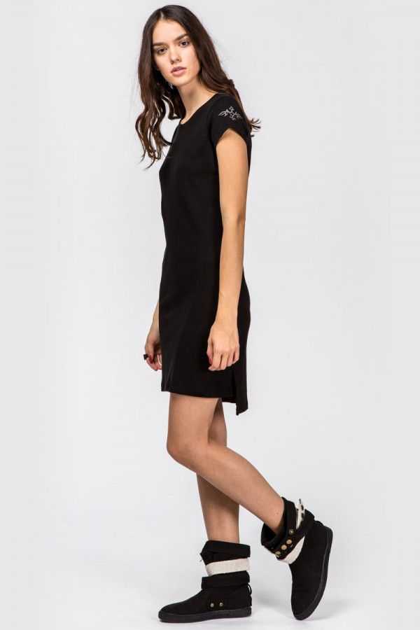 Платье с вышивкой Монокая