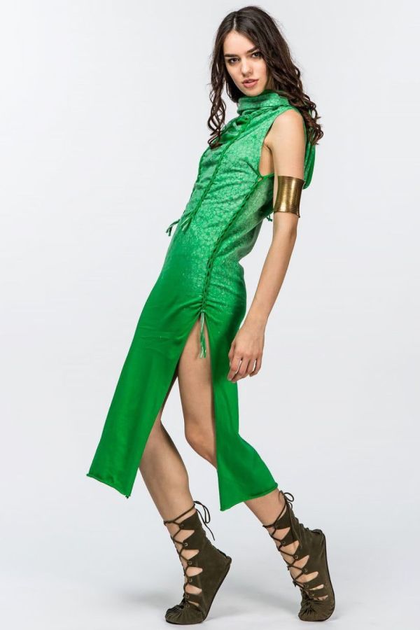 Платье с капюшоном Тара