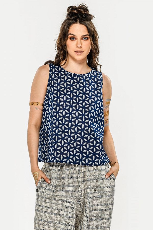 Женская майка с цветами Адонара