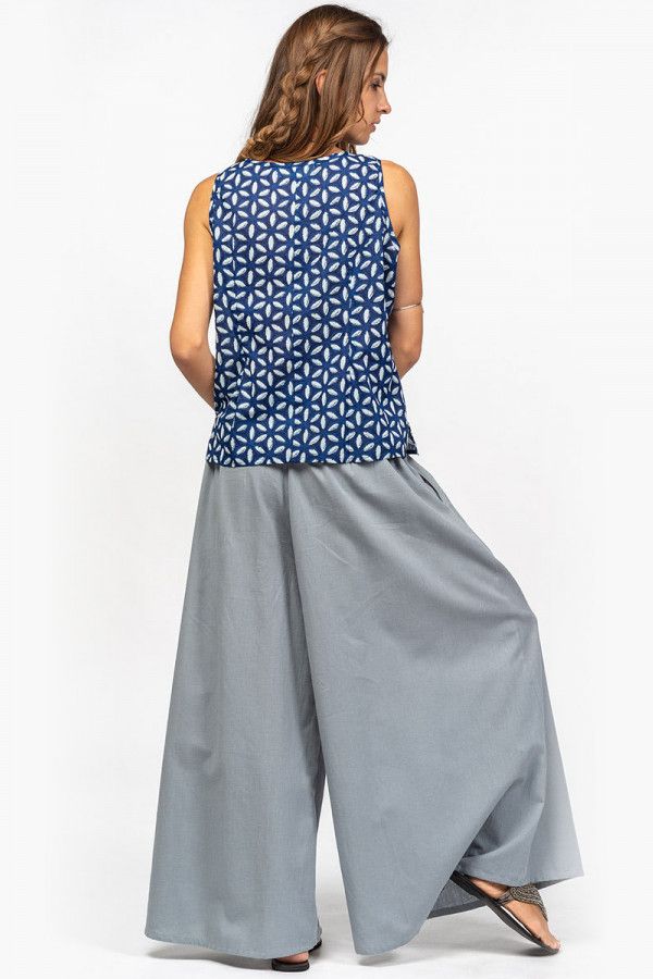 Женская майка с цветами Адонара