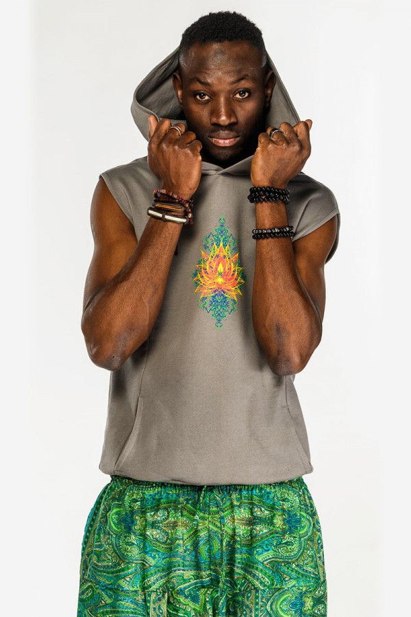 Мужская безрукавка из натурального футера с капюшоном и авторским принтом – Дэйн..