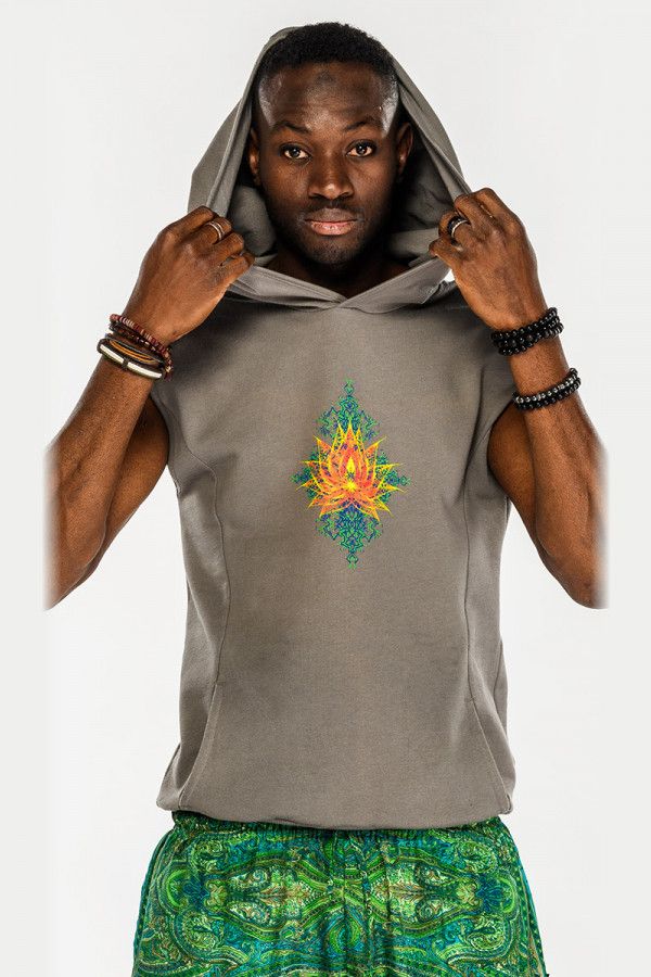 Мужская безрукавка из натурального футера с капюшоном и авторским принтом – Дэйн..