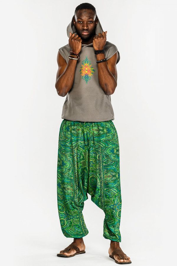 Мужская безрукавка из натурального футера с капюшоном и авторским принтом – Дэйн..