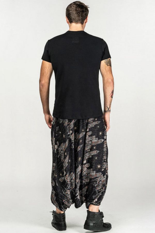 Мужская черная футболка с авторским принтом «Шаман»