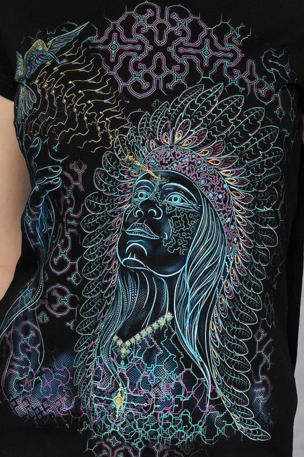 Мужская черная футболка с авторским принтом «Шаман»