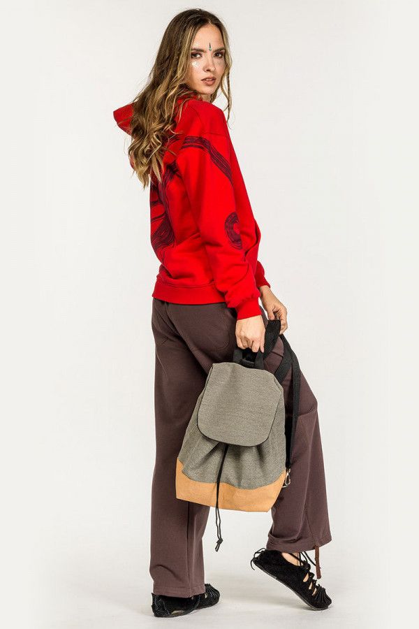 Красная толстовка Гесперидий