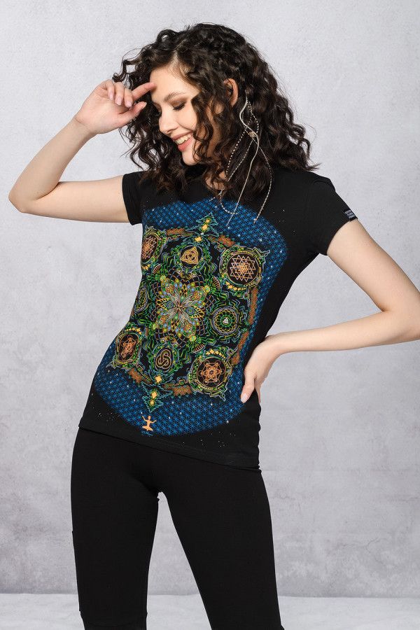 Женская футболка «Universal Mandala»