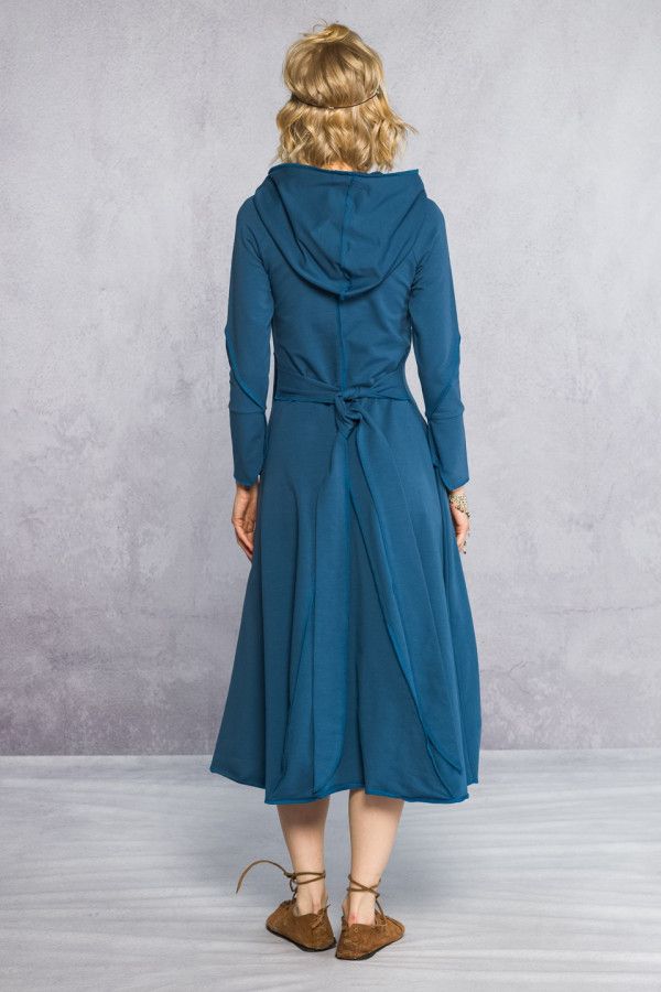 Платье с капюшоном Химават