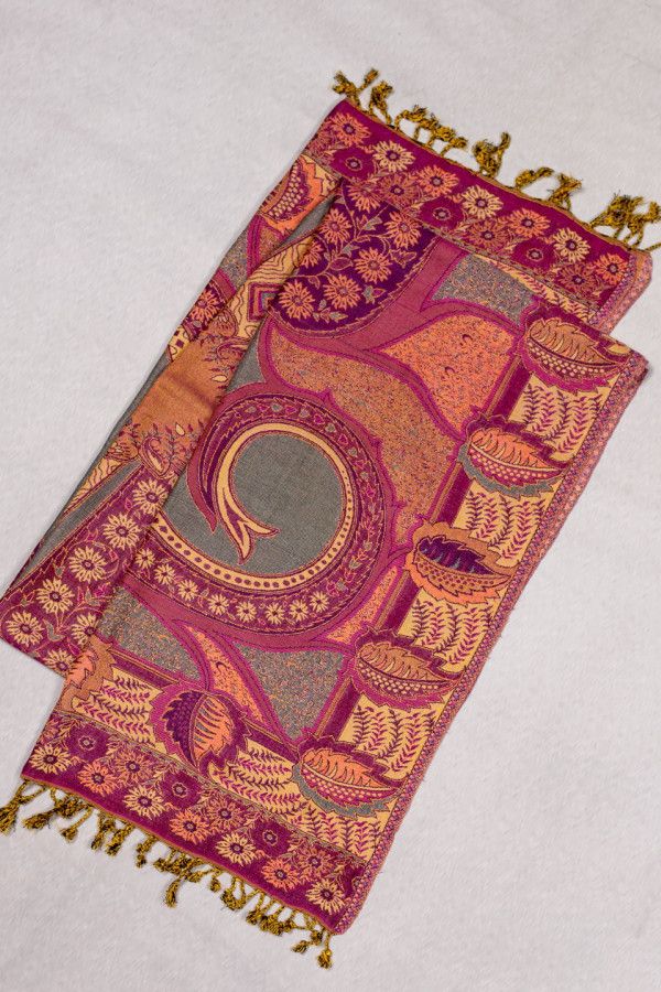 Шарф с восточными узорами Кушинагар