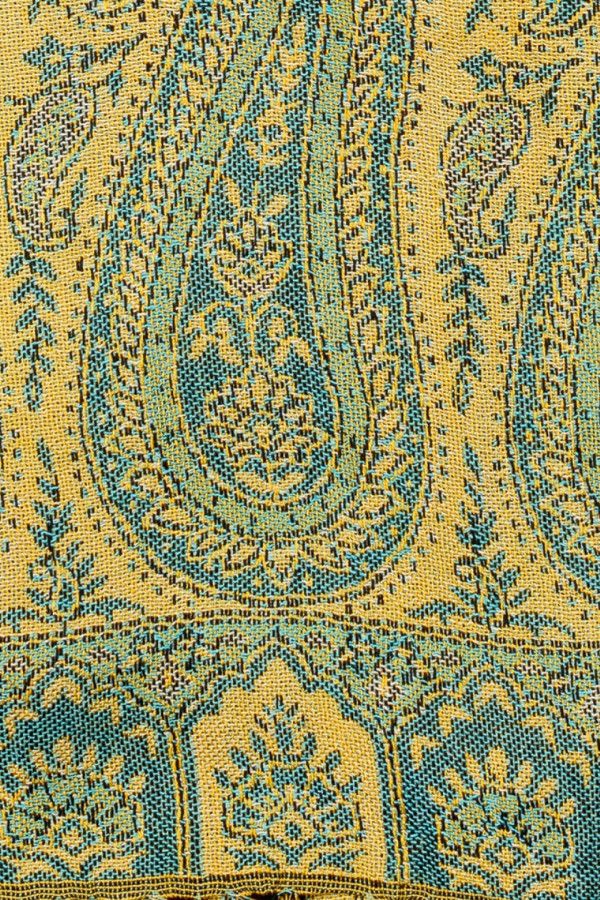 Весенний шарф Бхимтал