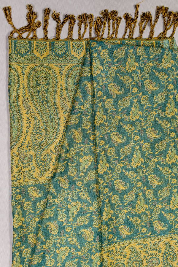 Весенний шарф Бхимтал