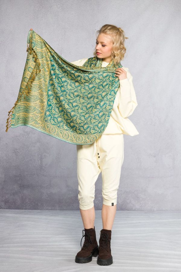 Весенний шарф Бхимтал