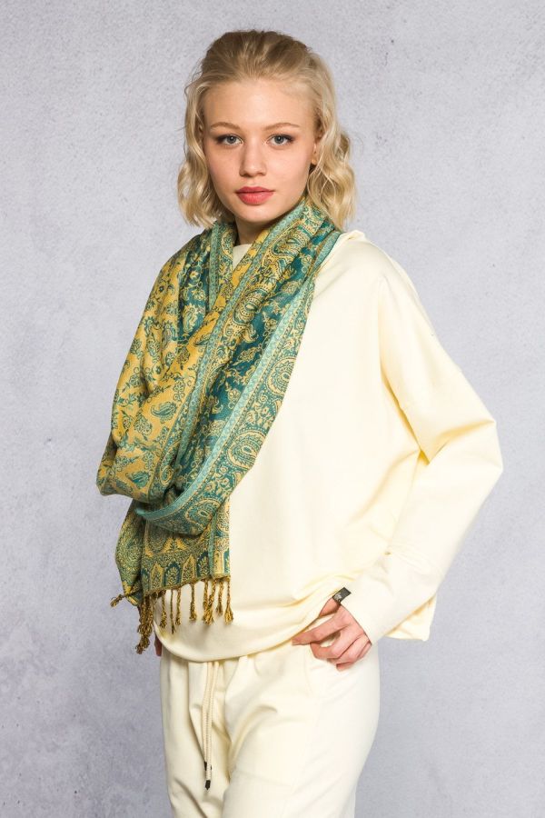 Весенний шарф Бхимтал