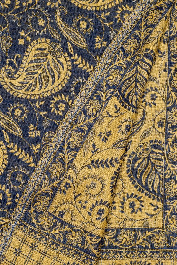 Демисезонный тонкий шарф Чалса