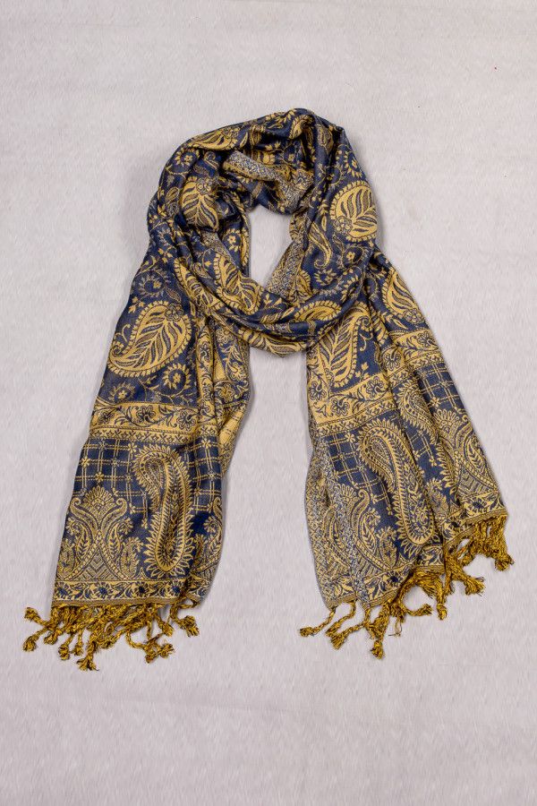 Демисезонный тонкий шарф Чалса