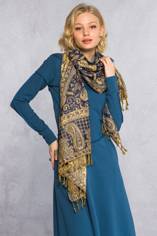 Демисезонный тонкий шарф Чалса