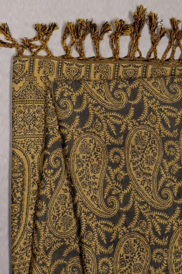 Лёгкий весенний шарф Бритона