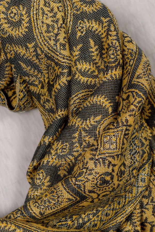 Лёгкий весенний шарф Бритона