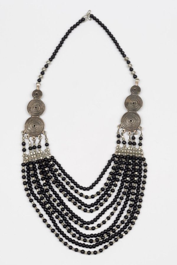 Бусы черные Уттаркаши