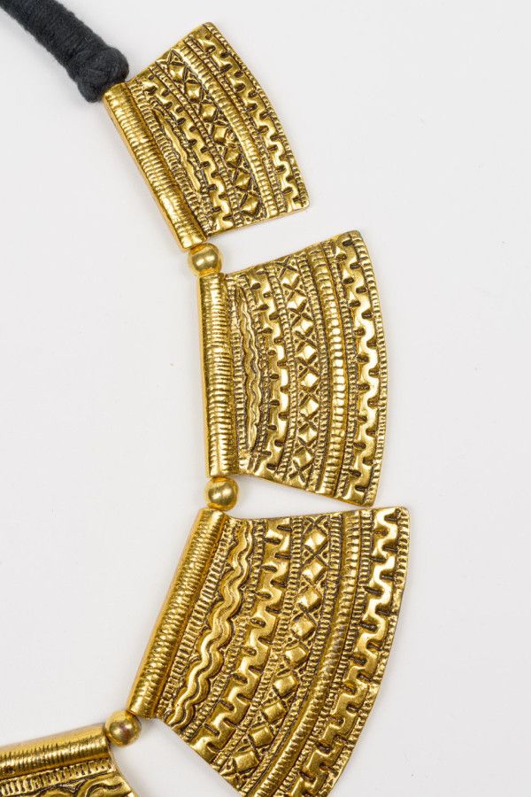 Массивное колье Дандели