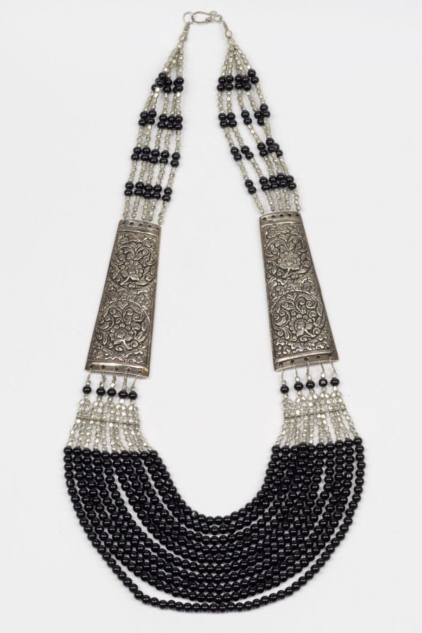 Этническое украшение на шею Бадринат