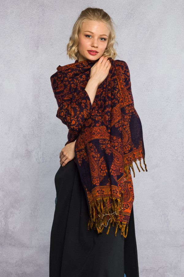 Теплый женский палантин Ханты