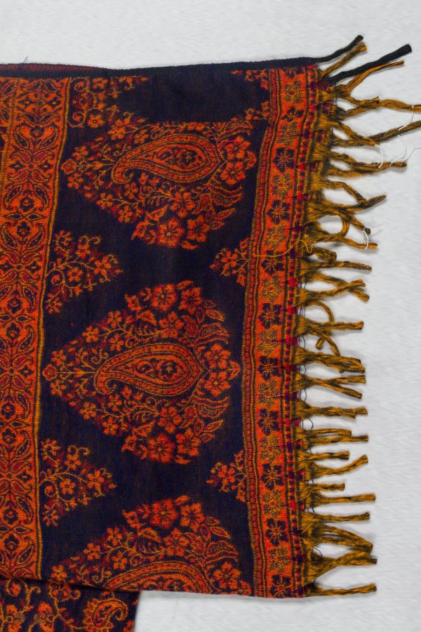 Теплый женский палантин Ханты