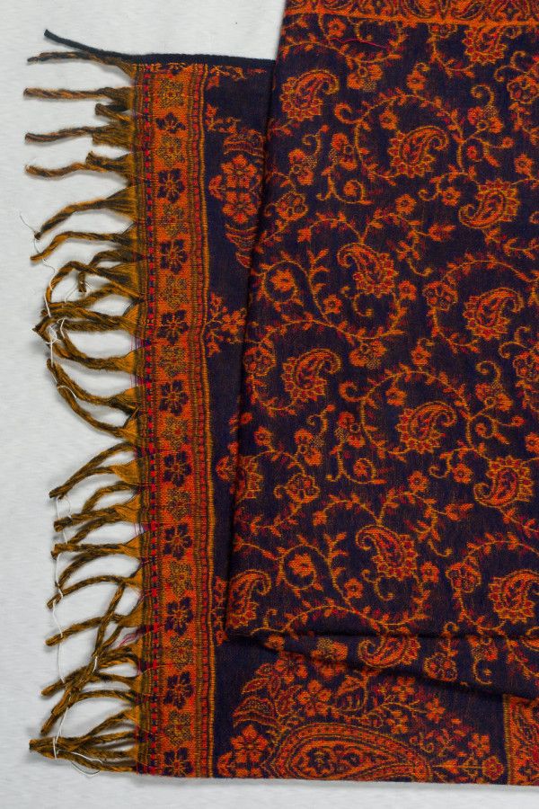 Теплый женский палантин Ханты